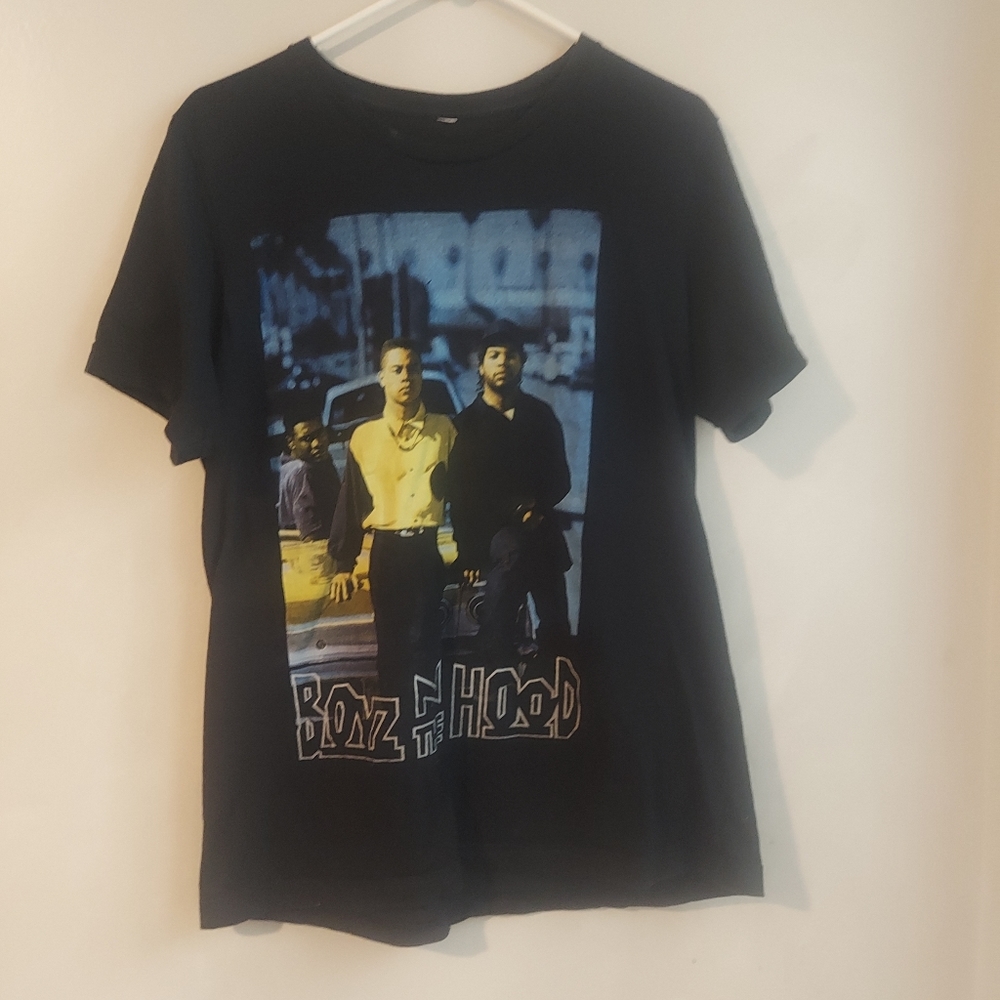 BOYZ N THE HOOD T-SHIRT. SIZE LARGE